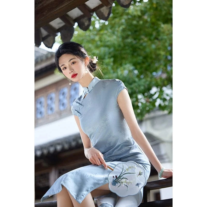 Beth and Brian Qipao-HY Bamboo leaf pattern, light blue midi Cheongsam