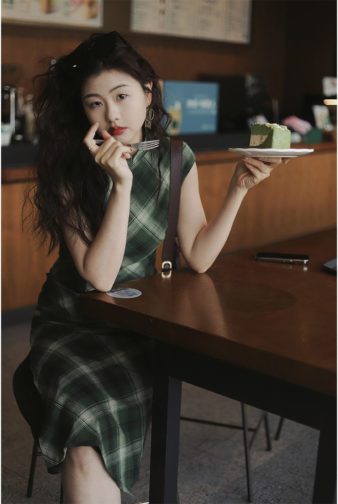 Beth and Brian Qipao-LSB Chinese retro style, plaid pattern, cotton midi Cheongsam