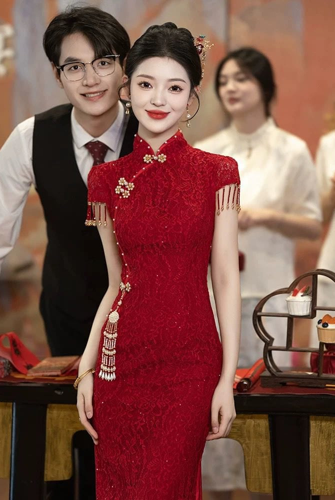 Beth and Brian Qipao-GR Floral pattern, wine red, lace mid-length Cheongsam