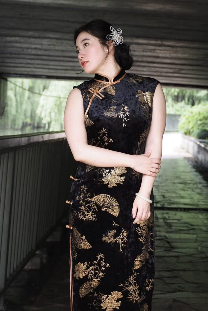 Beth and Brian Qipao-JNX Plus size, Sleeveless, New Chinese style(新中式), black long Cheongsam