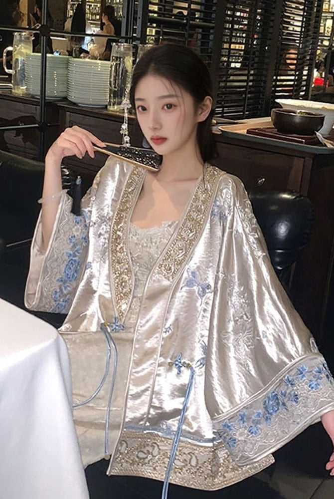 Beth and Brian Qipao-CJ Loose-Fitting Diagonal Front Qipao Coat, light blue Qipao Top with flared sleeves