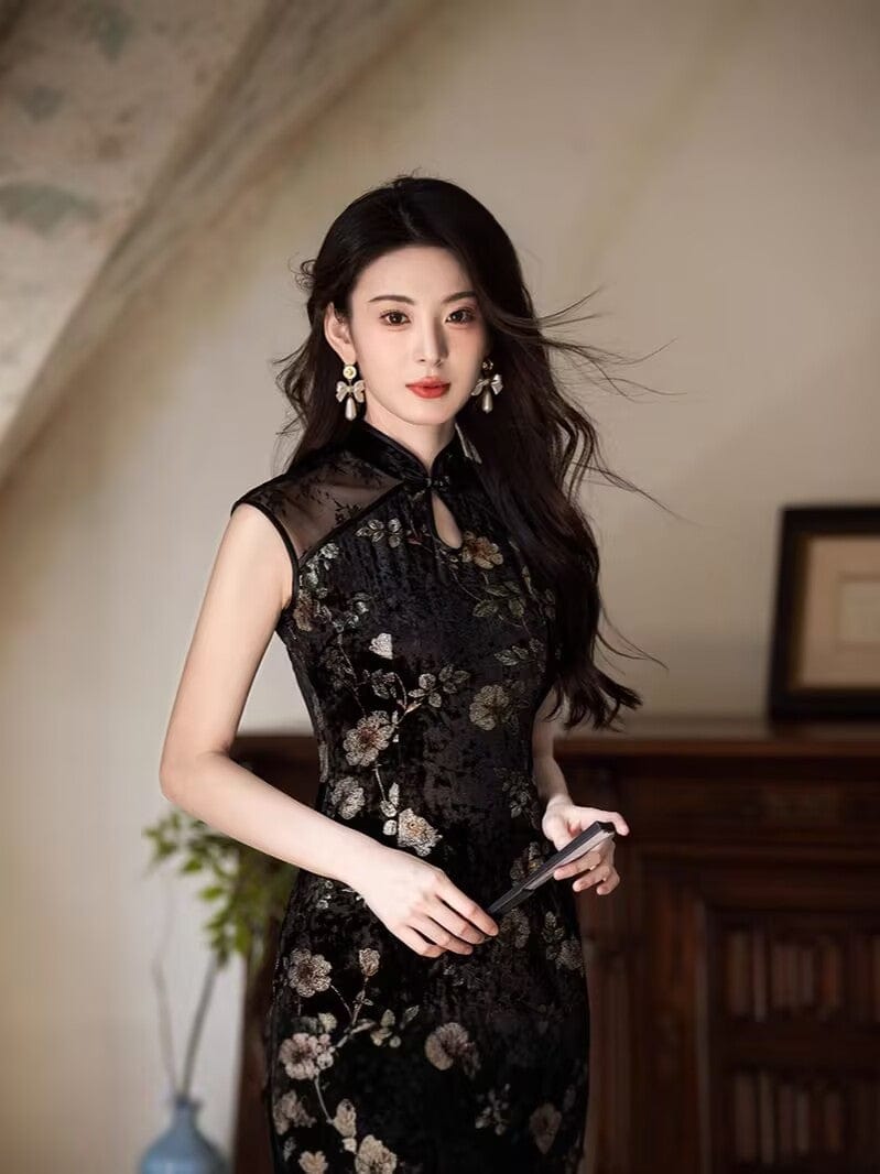 Beth and Brian Qipao-JLM New Chinese style(新中式), velvet black long Cheongsam