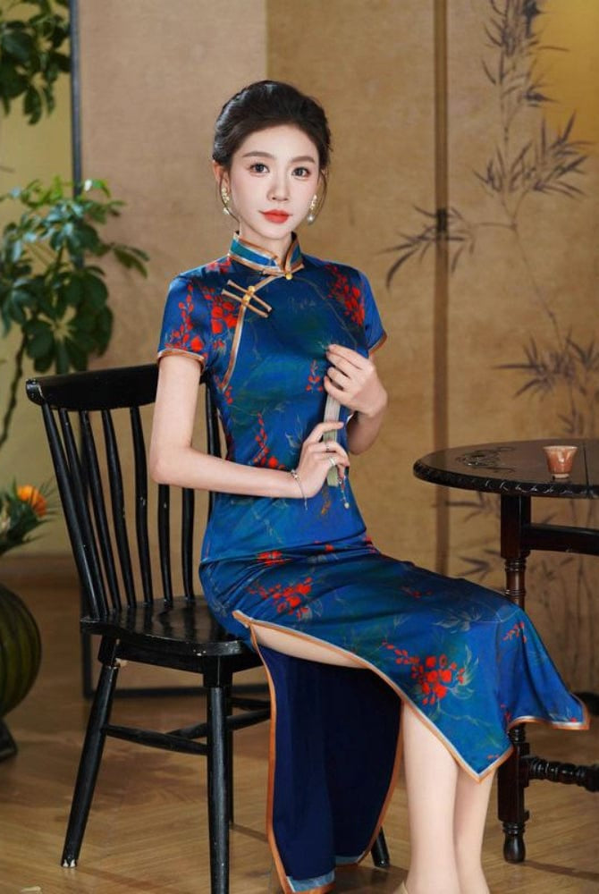Beth and Brian Qipao-QHJS 19 mome mulberry silk, high-end blue long Cheongsam