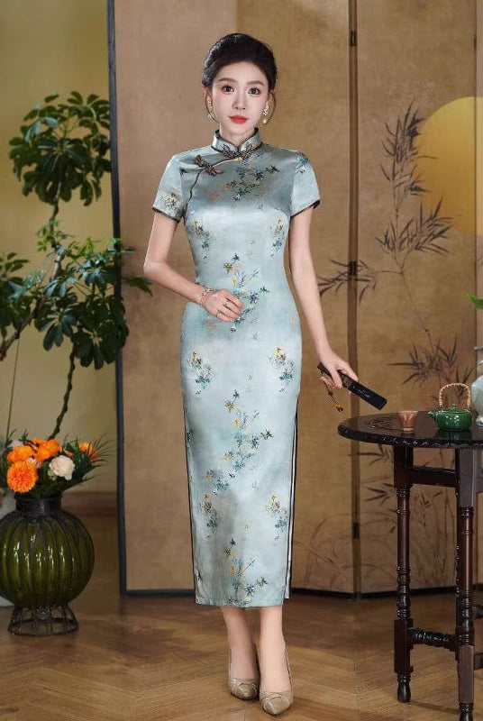 Beth and Brian Qipao-QHJS Old Shanghai style, 19 mome mulberry silk, high-end light blue long Cheongsam