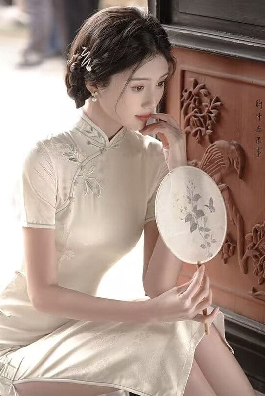 Beth and Brian Qipao-LSB Hualuo jacquard, beige midi Cheongsam