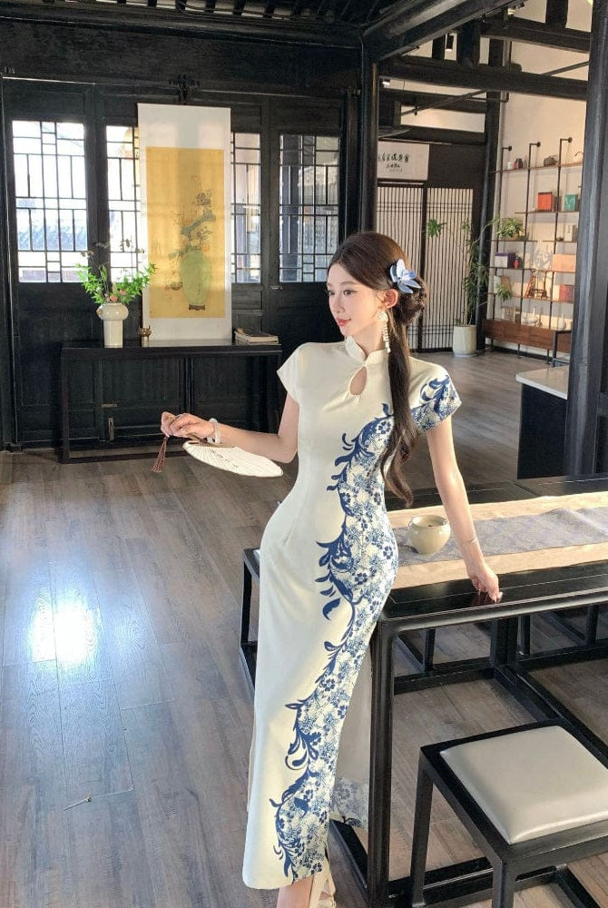 Beth and Brian Qipao-SS Blue and white porcelain pattens, water-drop collar, ramie long Cheongsam