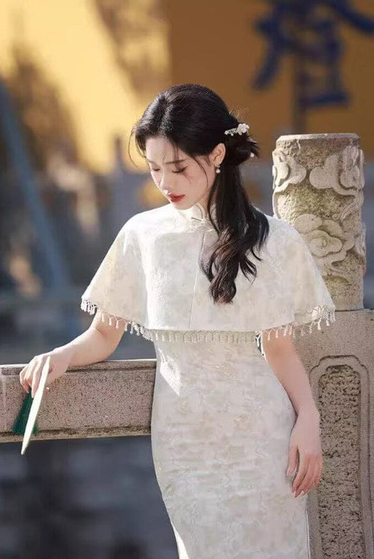 Beth and Brian Qipao-JY Floral pattern, lace fabric, light green midi Cheongsam
