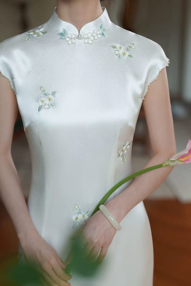 Beth and Brian Qipao-ZXF High-end, floral embroidery, white long Cheongsam