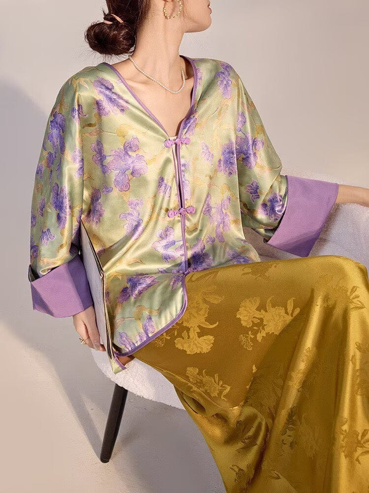 Beth and Brian Qipao-JZ Loose-Fitting, V-neck Qipao coat with flared sleeves
