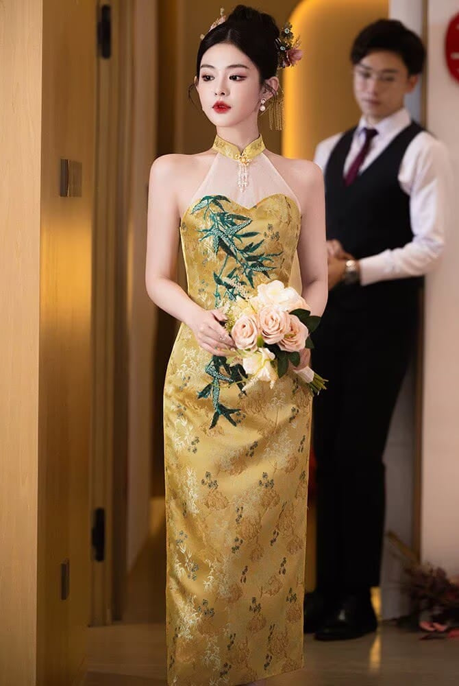 Beth and Brian Qipao-SKN New Chinese style (新中式), halter gold midi Cheongsam