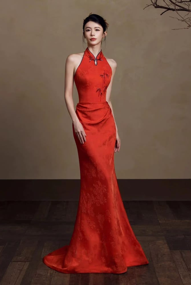 Beth and Brian Qipao-WNS Sleeveless, halter wedding fishtail Cheongsam