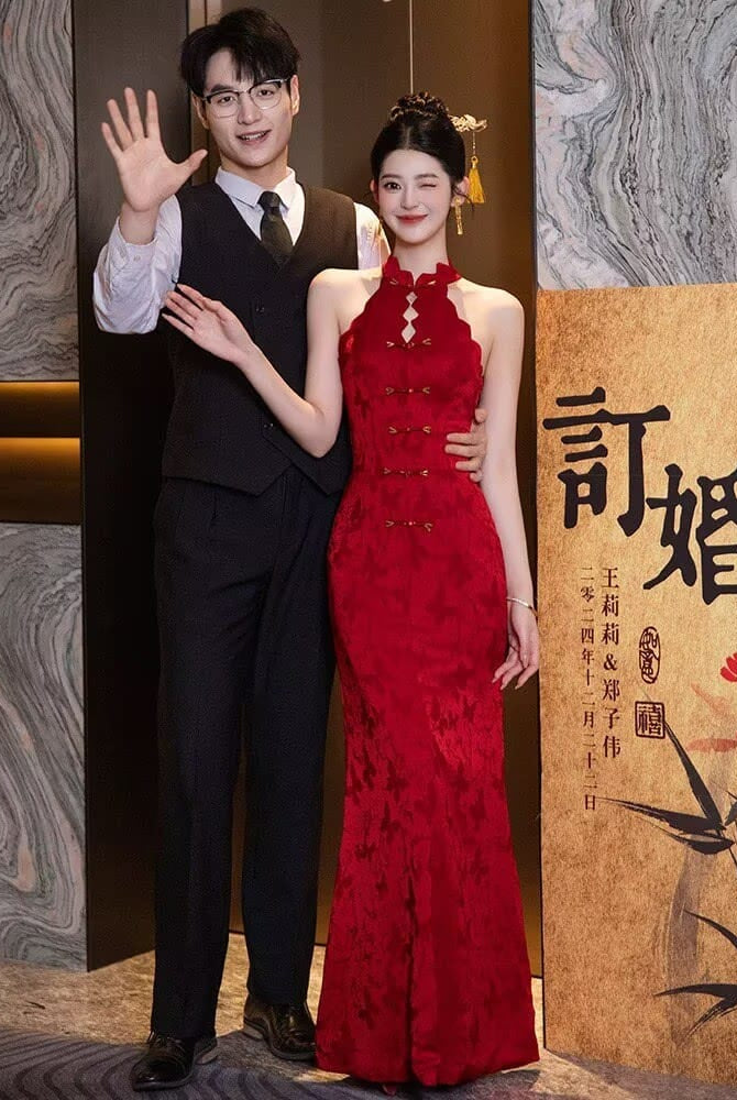 Beth and Brian Qipao-DYS New Chinese style (新中式), floral pattern, halter red long Cheongsam