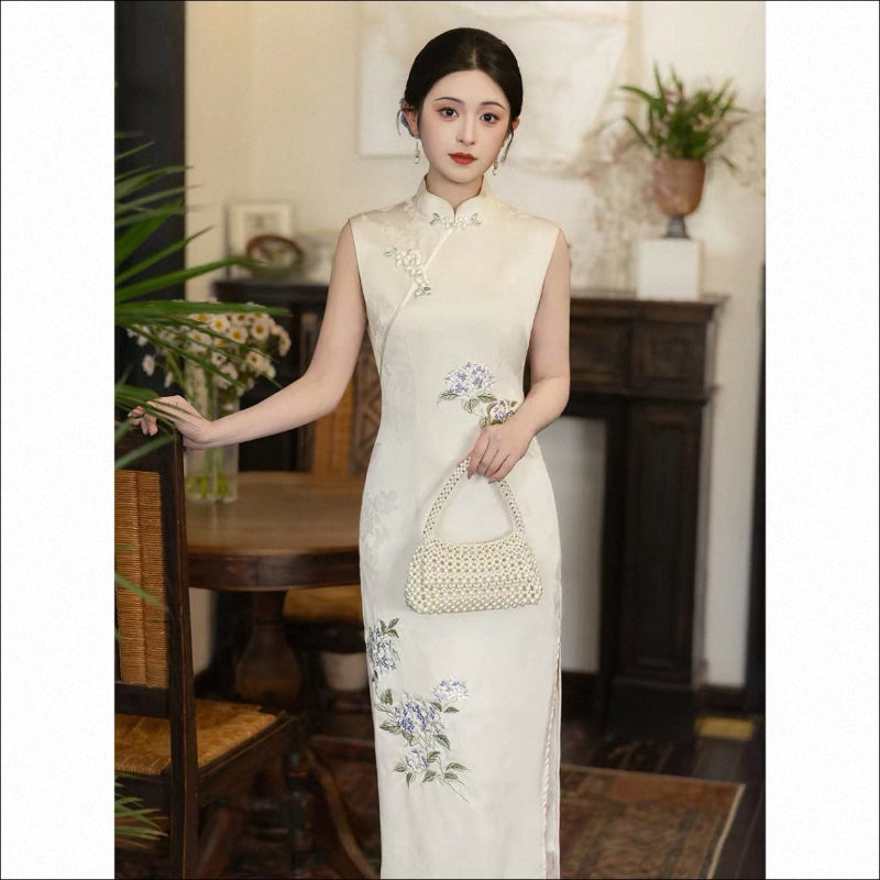 Beth and Brian Qipao-HLQ New Chinese style (新中式), floral pattern, beige midi Cheongsam