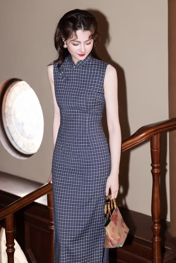 Beth and Brian Qipao-MYJ Old Shanghai style, plaid pattern, navy blue long Cheongsam