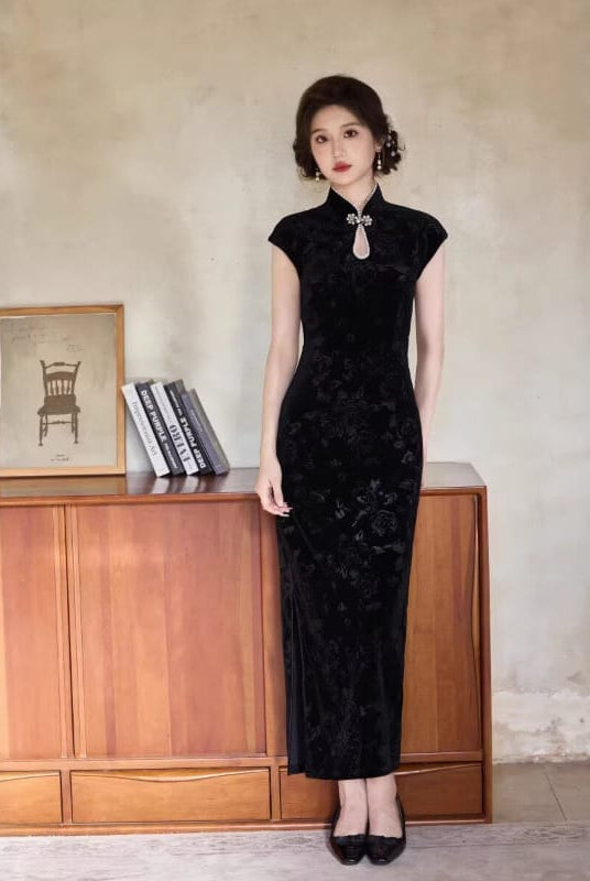 Beth and Brian Qipao-MYJ Water drop collar, rose pattern long Cheongsam