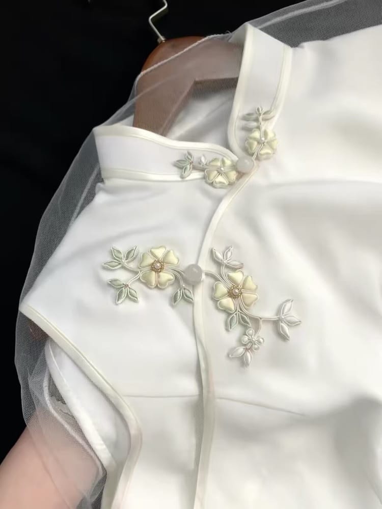 Beth and Brian qipao-XSY Ivy Beige Sleeveless Floral Embroidery Long Cheongsam