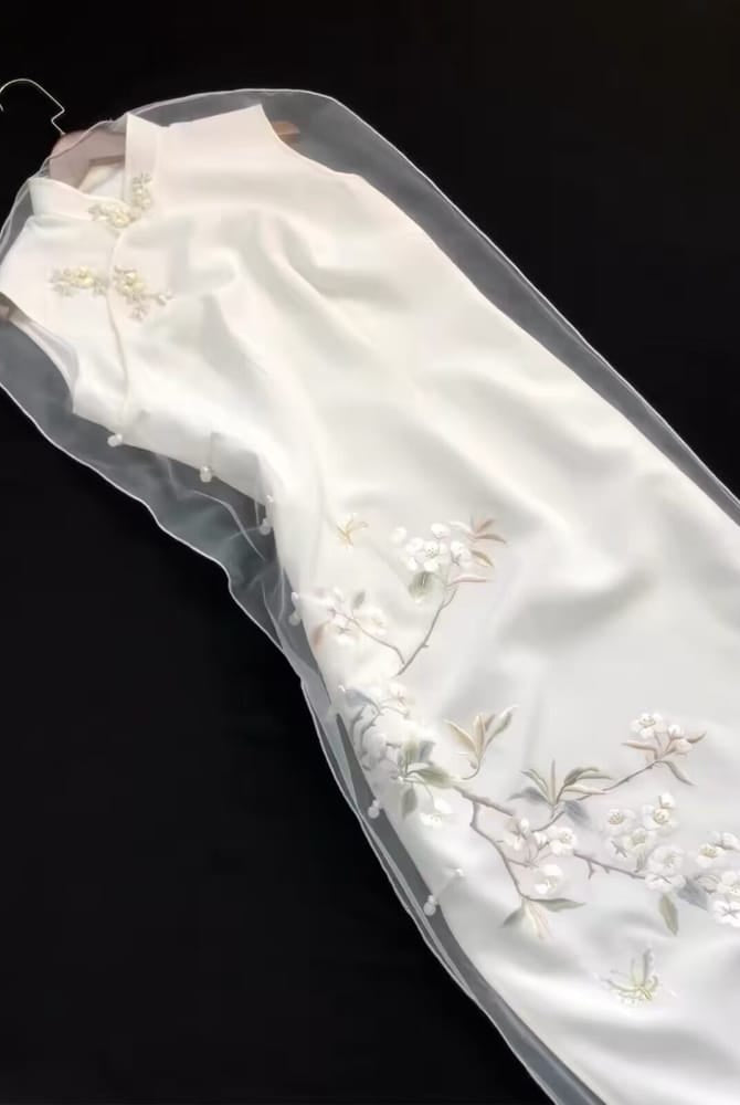 Beth and Brian qipao-XSY Ivy Beige Sleeveless Floral Embroidery Long Cheongsam