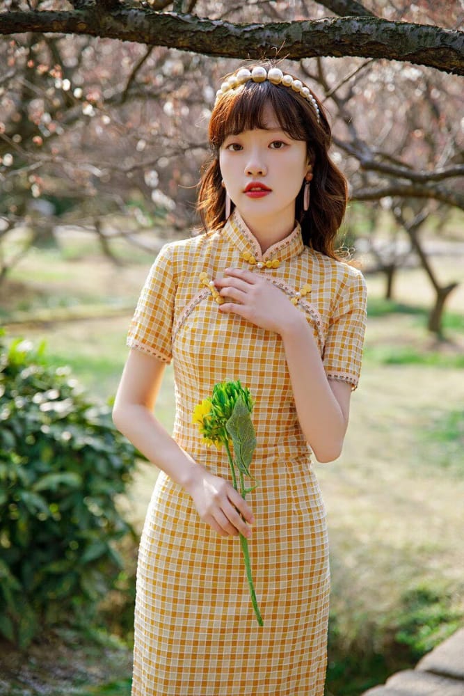 Beth and Brian qipao-ZAYS Yellow Gingham Cotton Midi Cheongsam