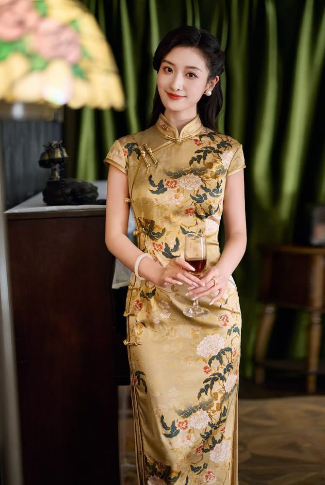 Beth and Brian Qipao-XLY Sadie Golden Peony Print, 19 Mome Mulberry Silk High end Long Cheongsam