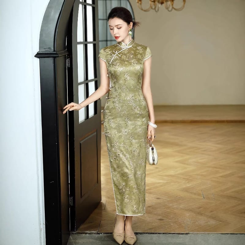 Beth and Brian Qipao-XLY Chloe Light Golden Floral Pattern, High end, 19 Mome Mulberry Silk Long Cheongsam