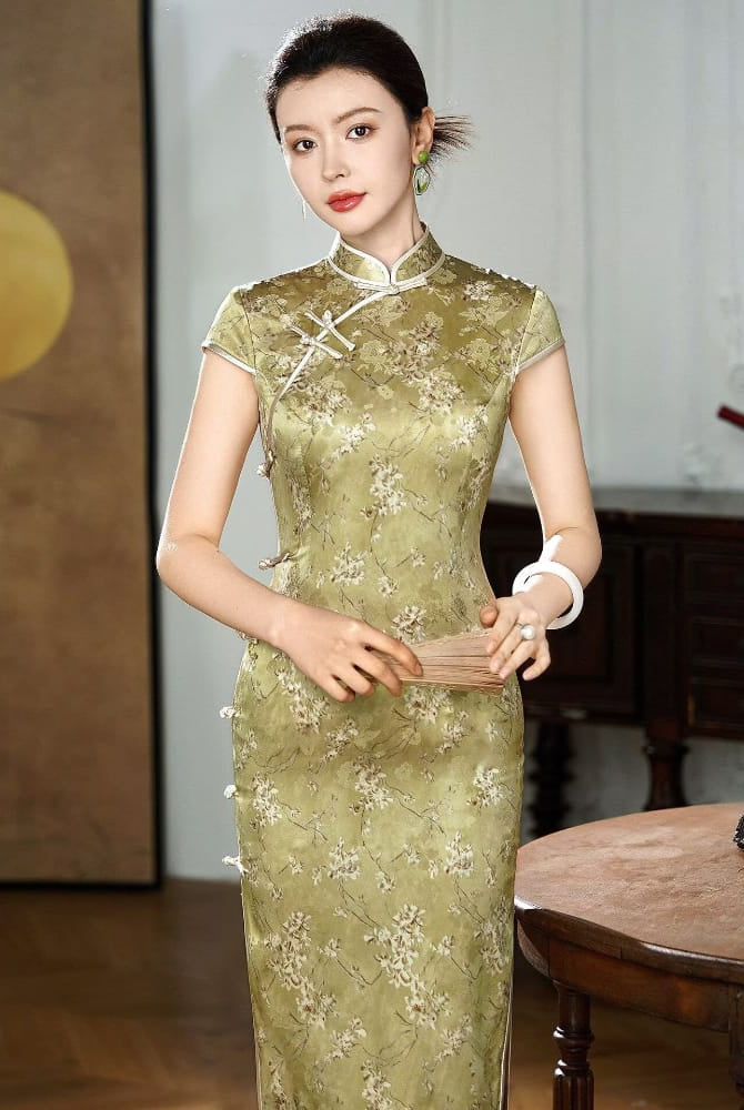 Beth and Brian Qipao-XLY Chloe Light Golden Floral Pattern, High end, 19 Mome Mulberry Silk Long Cheongsam