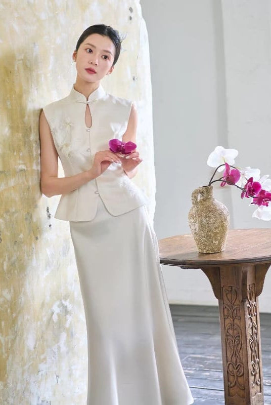 Beth and Brian Qipao-EC Floral embroiled satin Sleeveless Cheongsam Set