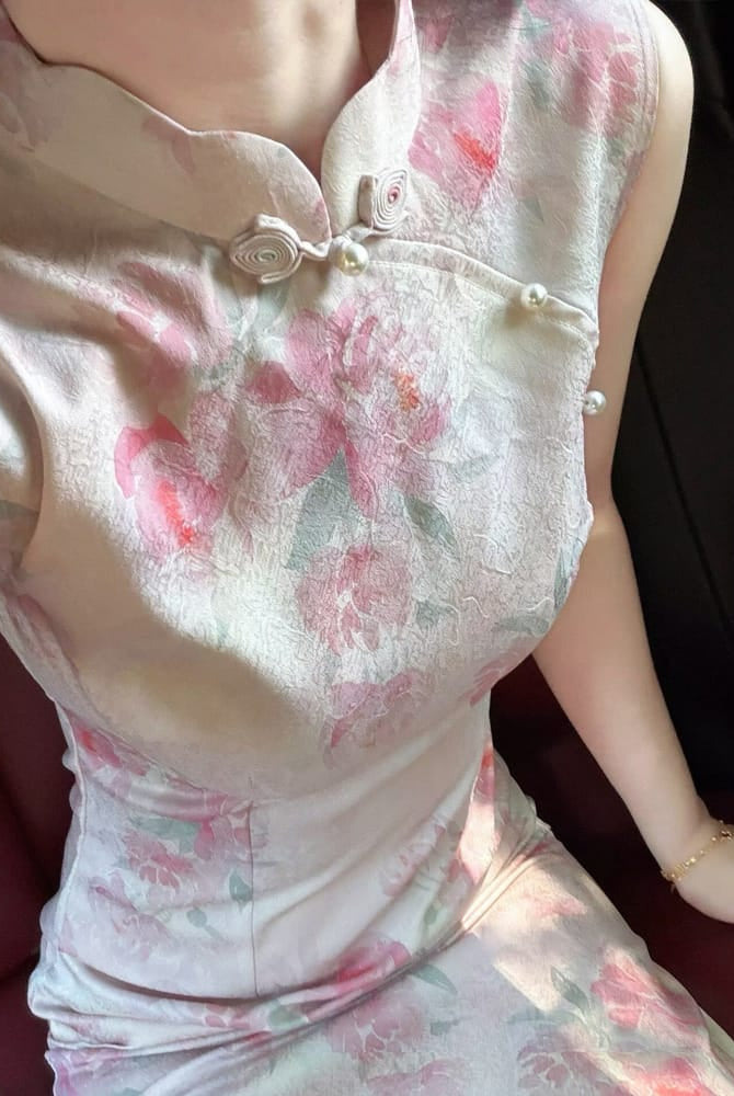 Beth and Brian Qipao-LSB Chloe Sleeveless Floral Midi Cheongsam