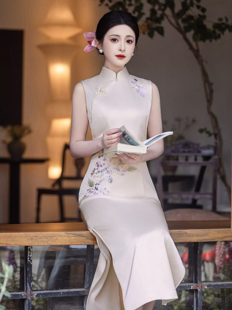 Beth and Brian Qipao-LSB Emma Floral Embroidery Sleeveless Cheongsam
