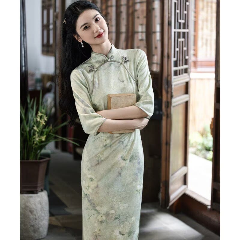 Beth and Brian Qipao-WS Luna Watercolor Floral Jacquard Satin Midi Cheongsam With Three-Quarter Sleeves