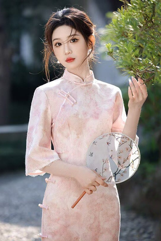 Beth and Brian Qipao-SMQ Bonnie Pink Watercolor Wash Print Satin Cheongsam With Three-Quarter Sleeves