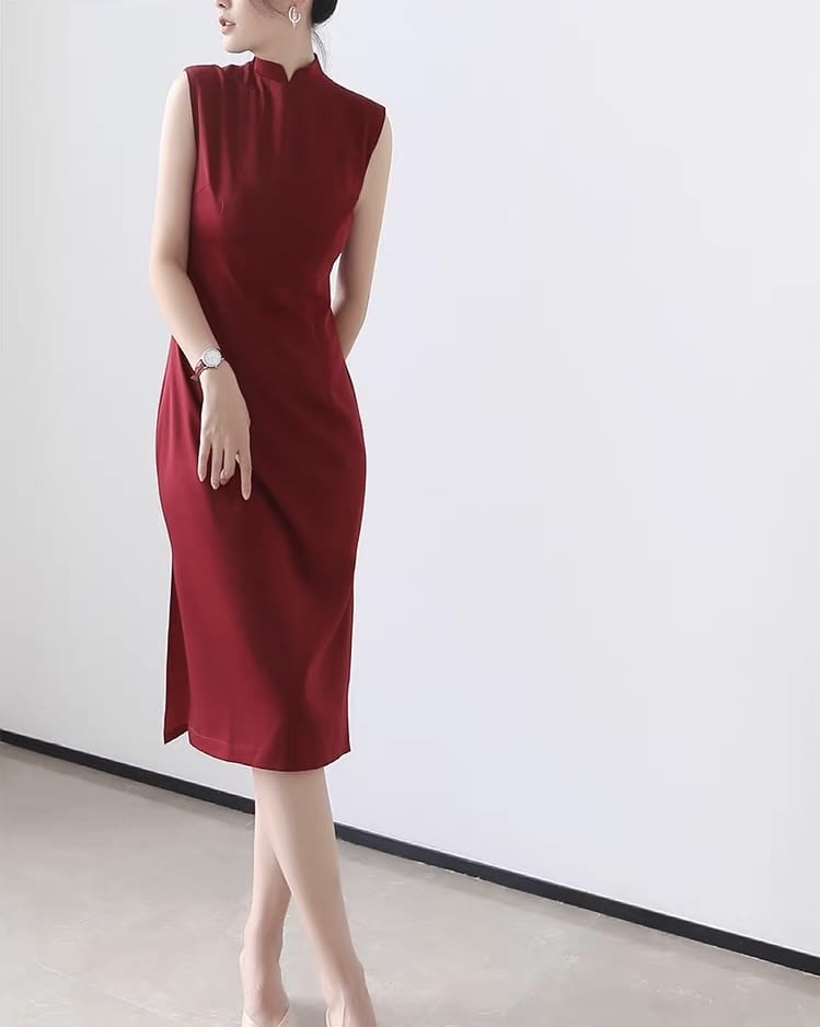Beth and Brian Qipao-Exclusivedesigner Minimalist Cheongsam Dress-Sleeveless Satin Qipao