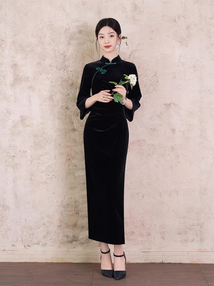 Beth and Brian Qipao-XL Josephine Vintage Black Velvet Midi Cheongsam with Green Frog Buttons