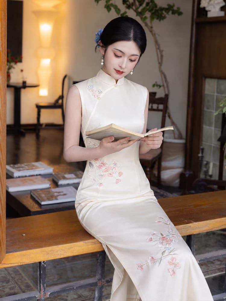 Beth and Brian Qipao-LSB White Sleeveless Acetate Cheongsam Dress