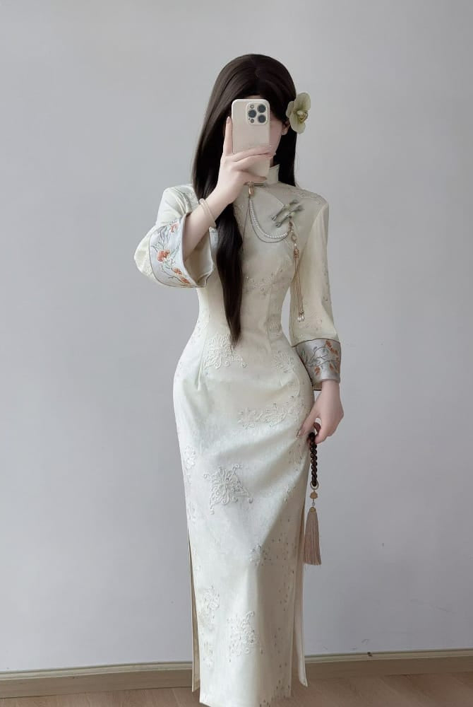 Beth and Brian Qipao-LSB Hazel Beige Stretch Velvet Cheongsam Dress With Long Sleeves