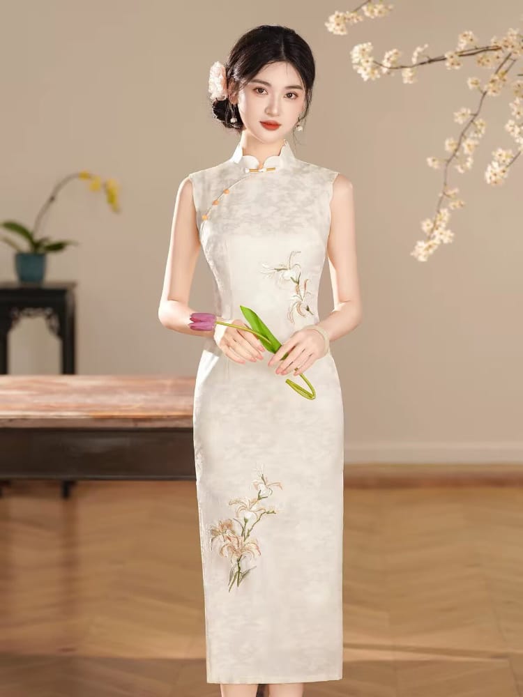 Beth and Brian Qipao-XSG Luna Beige Sleeveless Jacquard Midi Cheongsam Dress