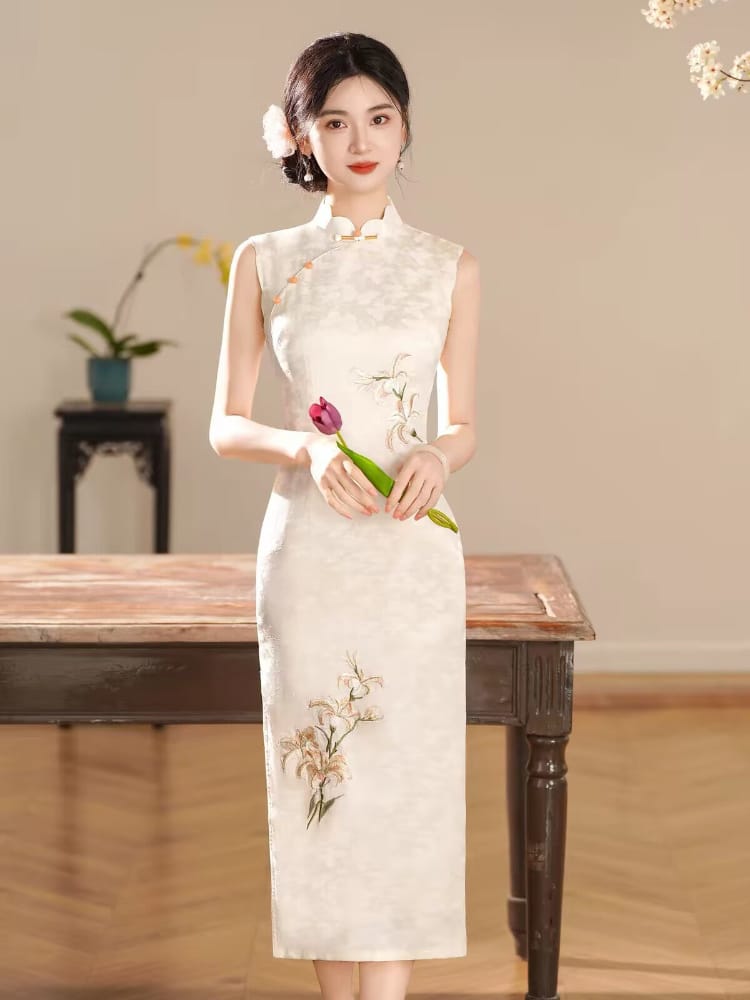 Beth and Brian Qipao-XSG Luna Beige Sleeveless Jacquard Midi Cheongsam Dress