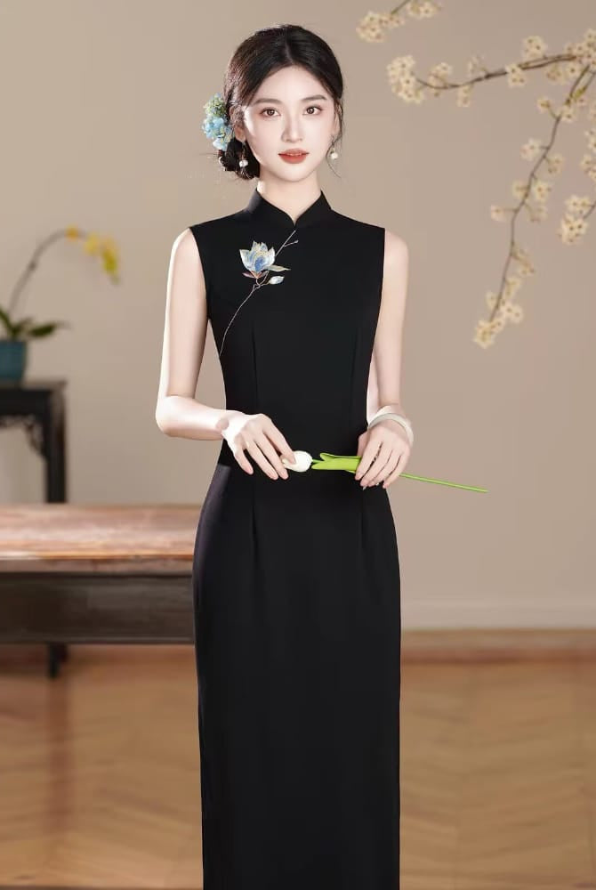Beth and Brian Qipao-XSG Bonnie Black Sleeveless Woven Embroidered Long Cheongsam Dress