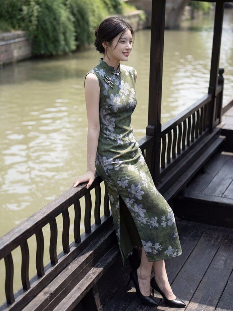 Beth and Brian Qipao-YG Chloe Green Sleeveless Floral Midi Cheongsam