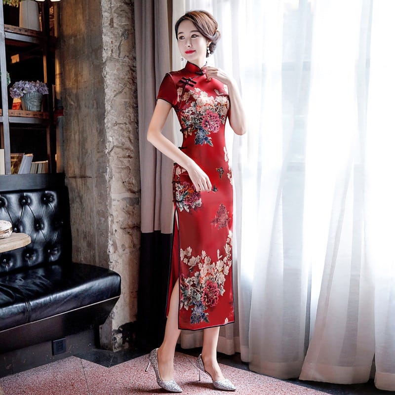 Beth and Brian Qipao-WXG Premium 19 mome mulberry Silk Red Tea Ceremony Qipao – Slim Fit Bridal Cheongsam