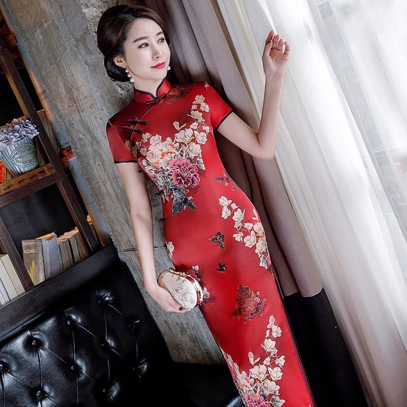 Beth and Brian Qipao-WXG Premium 19 mome mulberry Silk Red Tea Ceremony Qipao – Slim Fit Bridal Cheongsam