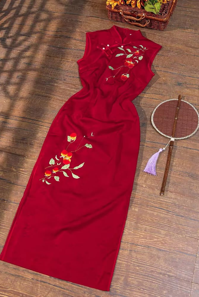 Beth and Brian Qipao-SCRJ Hazel Red Jacquard Satin Qipao, Persimmon Embroidery Sleeveless Cheongsam