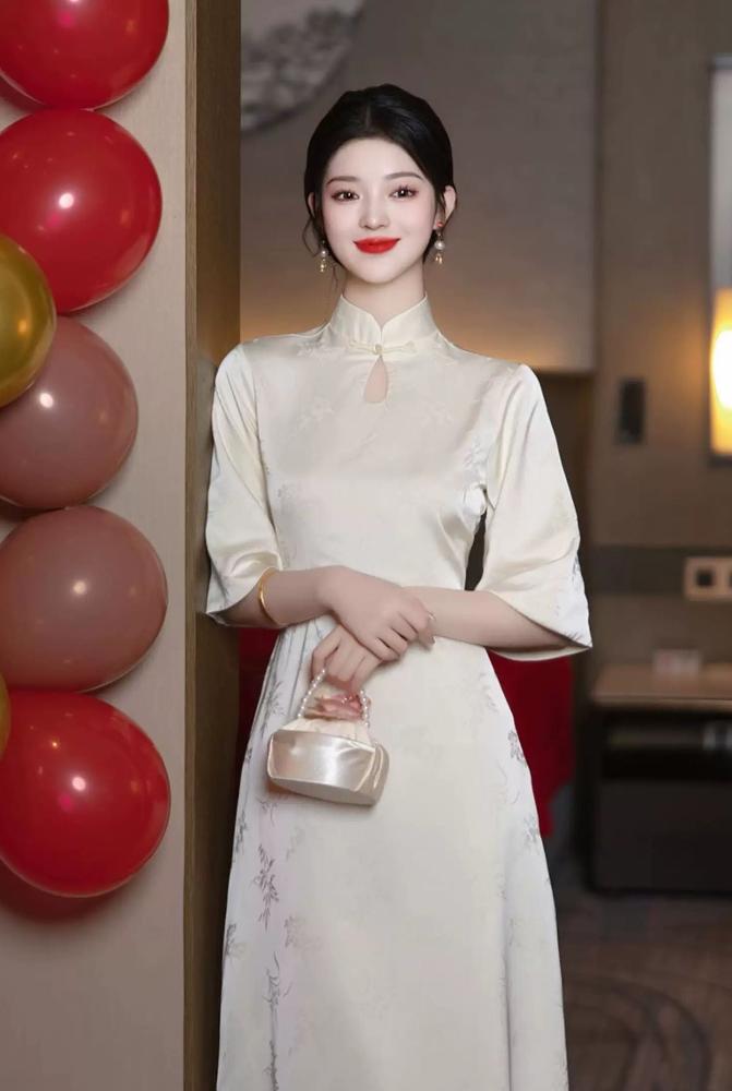 Beth and Brian Qipao-YBY Bridesmaid mid length Cheongsam