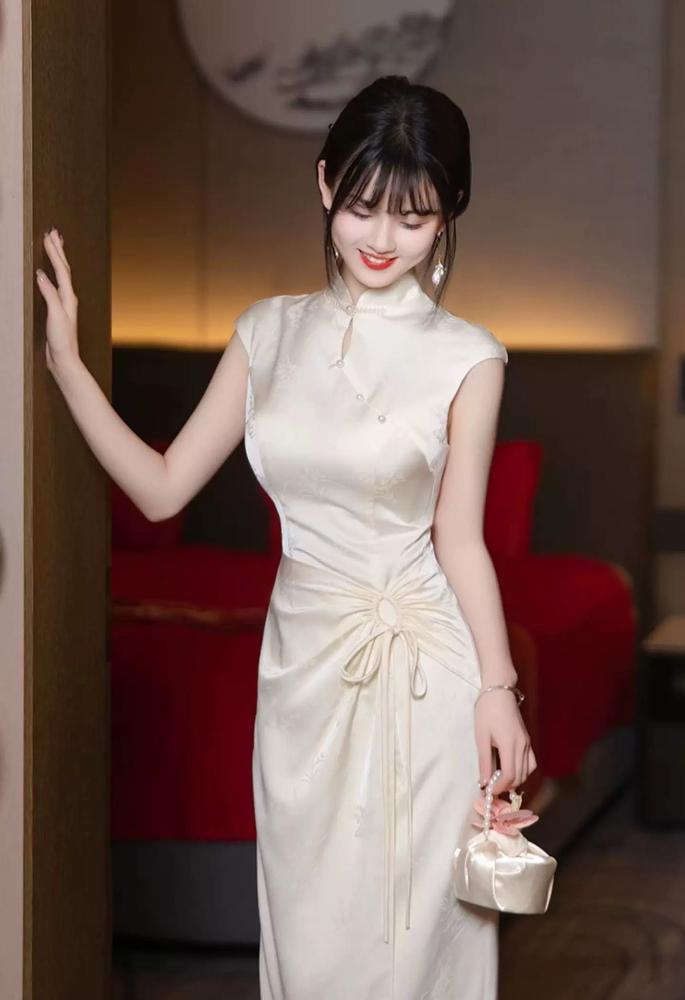 Beth and Brian Qipao-YBY Bridesmaid mid length Cheongsam