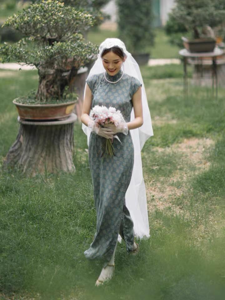Floral pattern, sleeveless retro cotton silk Qipao