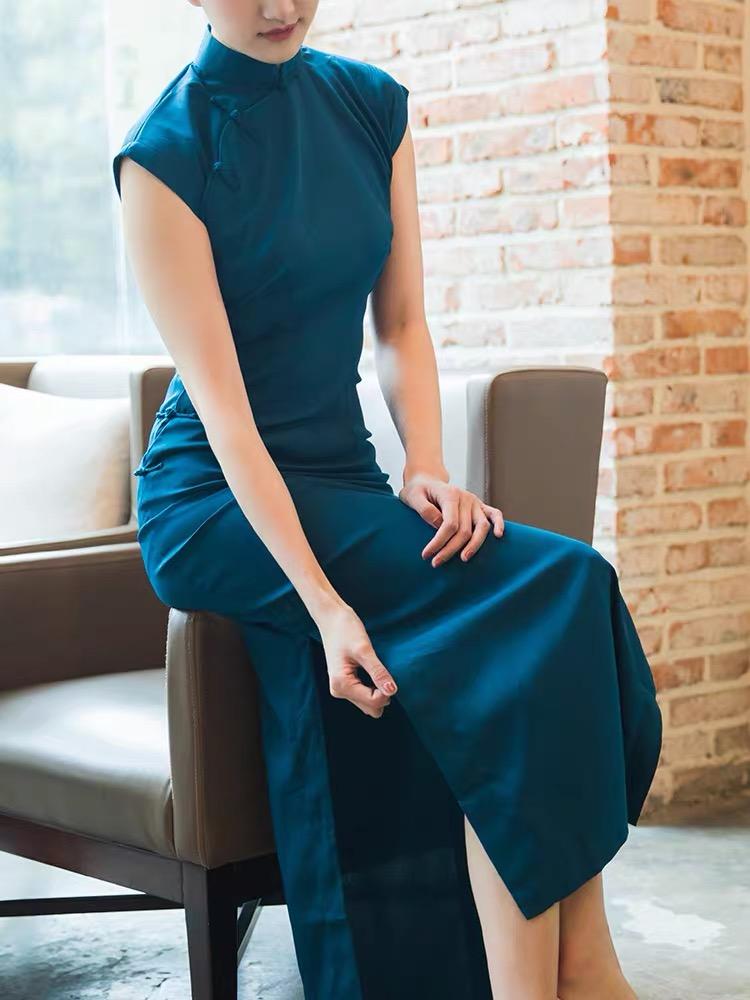 Solid color, artifilcal silk long Qipao with raglan sleeves