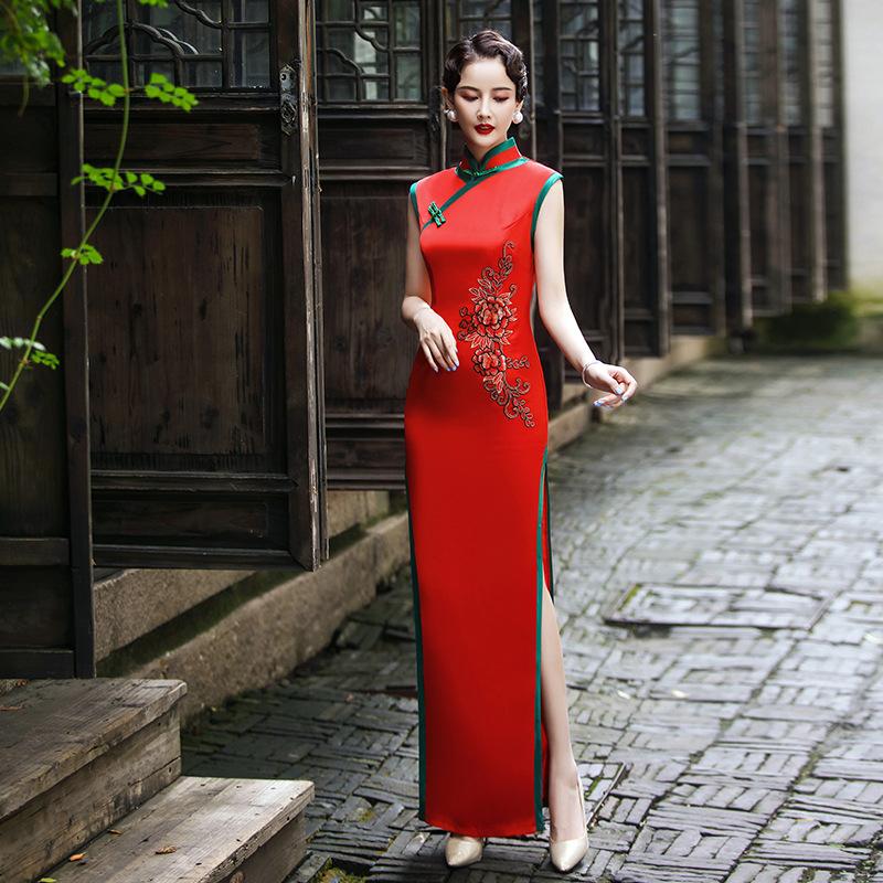 Floral embroidery, satin fabric long Qipao