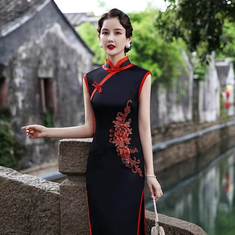 Floral embroidery, satin fabric long Qipao