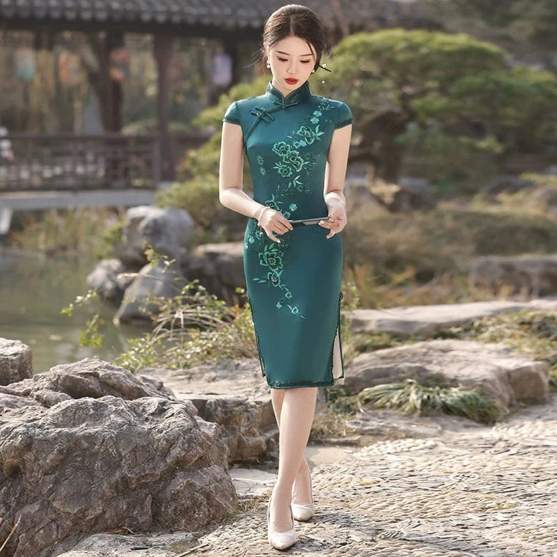 Beth and Brian Qipao-MLS Spring and summer collection, green silk midi Cheongsam