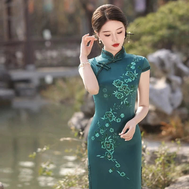 Beth and Brian Qipao-MLS Spring and summer collection, green silk midi Cheongsam