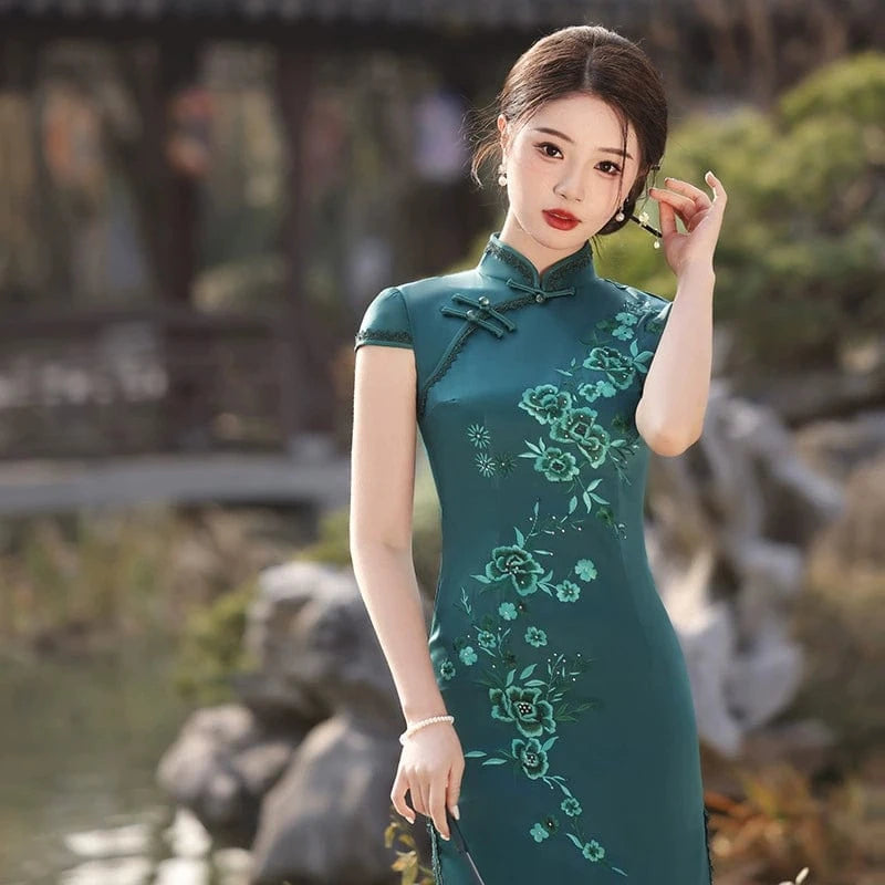 Beth and Brian Qipao-MLS Spring and summer collection, green silk midi Cheongsam